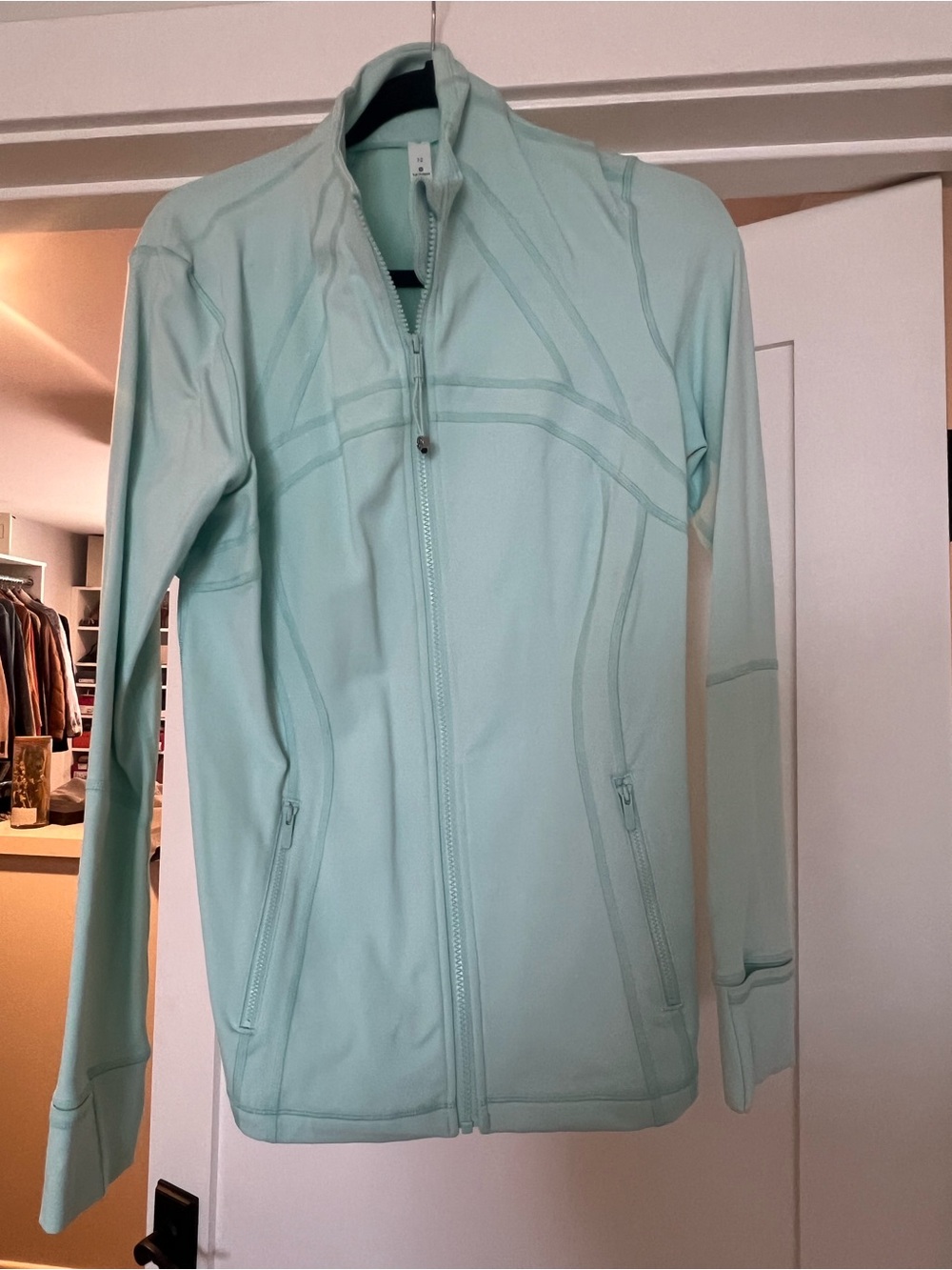 Lululemon Light Mint Women’s Zip-Up Jacket
Size 12
Worn once